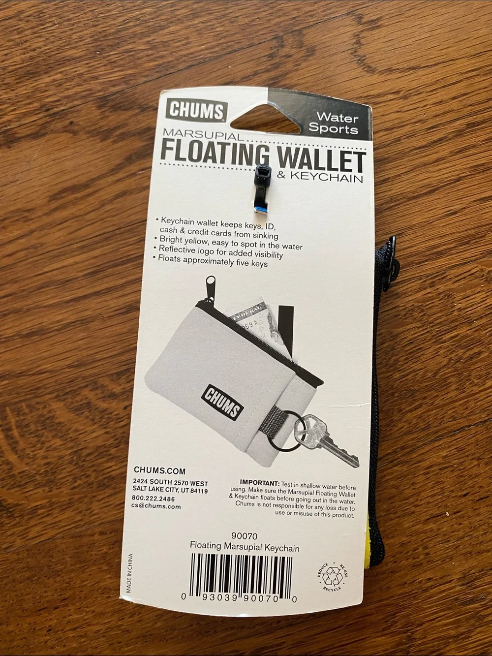 NWT Chums Floating Wallet with Zipper Closure and Keyring in Bright Yellow